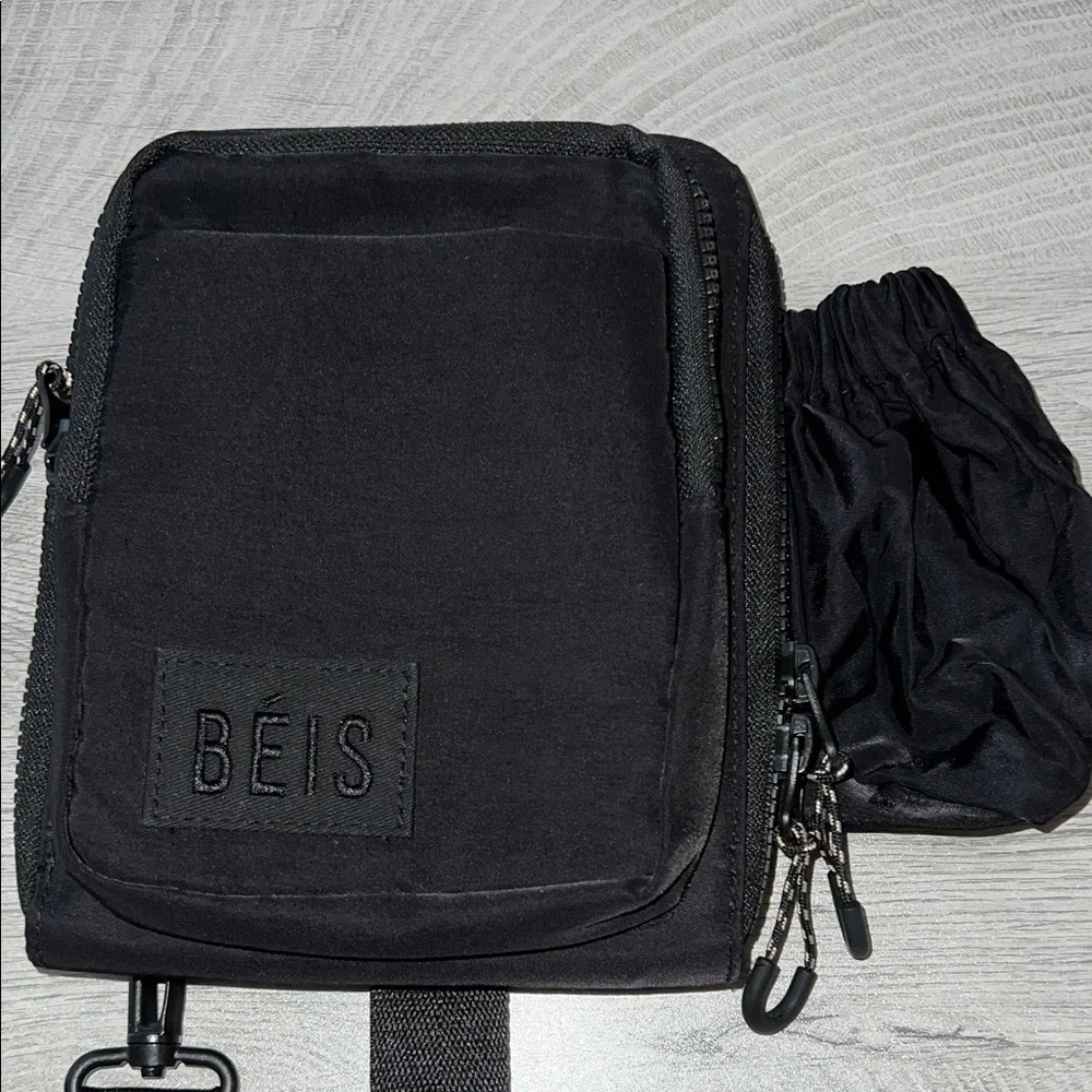 BEIS The Sport Sling in Black - Picture 8 of 14